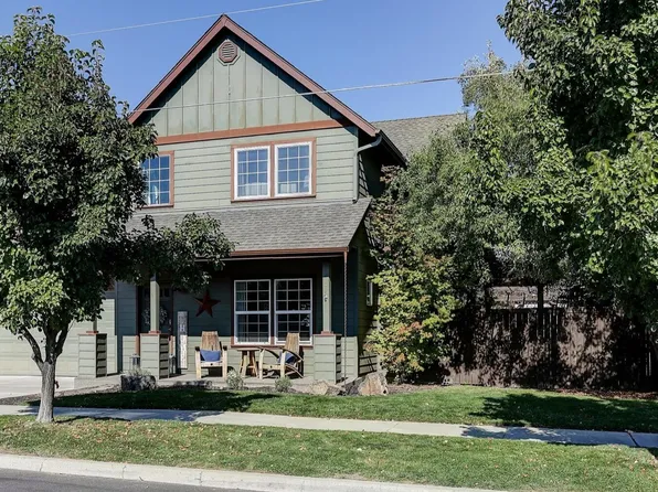 1494 NE Rumgay Ln, Bend, OR 97701