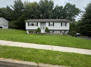 39 Cunningham Dr, Monroe, NY 10950