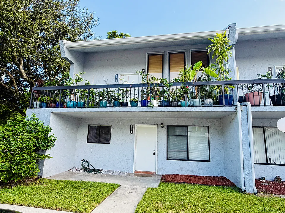 581 N University Dr