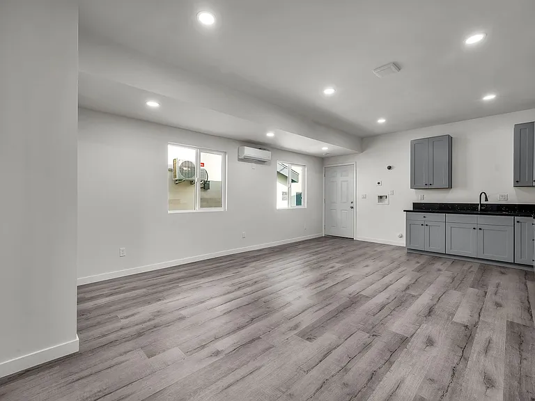 5842 Denver Ave — Photo 18