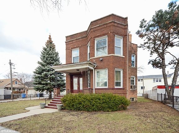 3rd image of 3043 N Sayre Ave