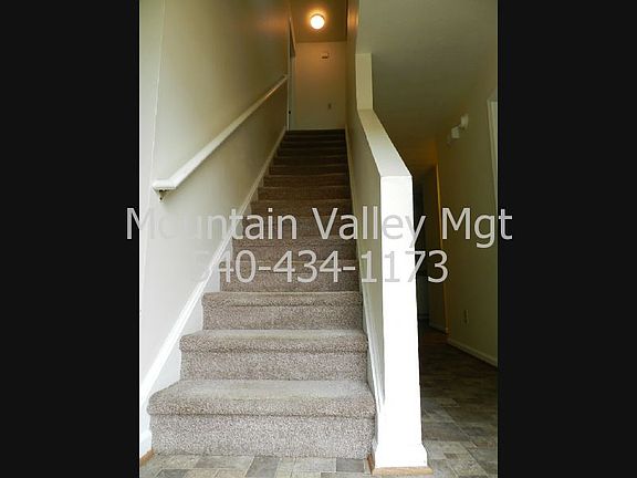 2nd image of 531 Roosevelt St