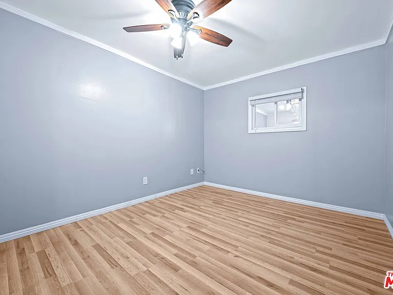 12801 Moorpark St #308 — Photo 13