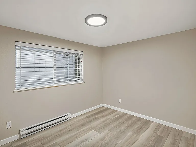 2533 N Willamette Blvd — Photo 10
