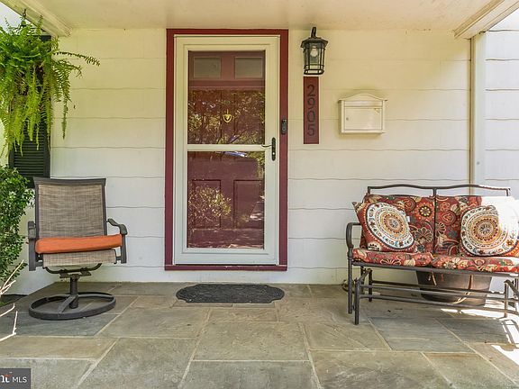 4th image of 2905 Oak Knoll Dr