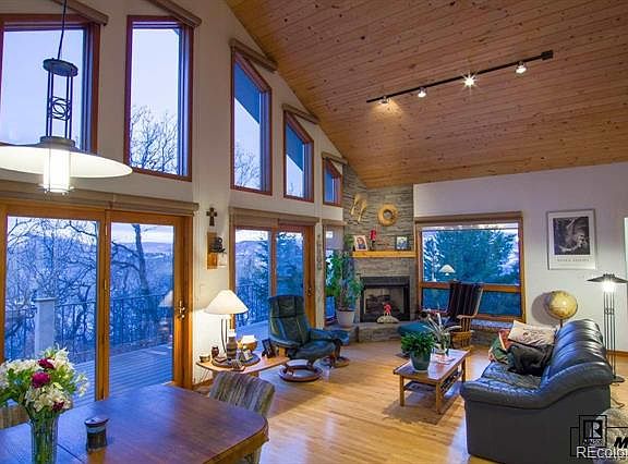 5th image of 30 Alpine Dr