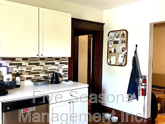 2nd image of 369 S Winooski Ave APT 2