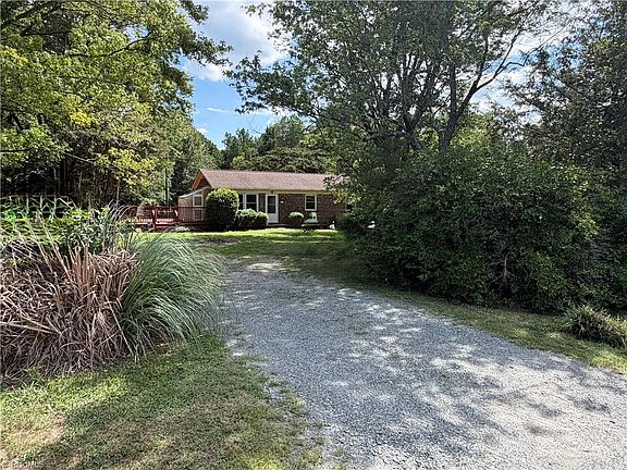 3rd image of 5264 Hopkins Rd