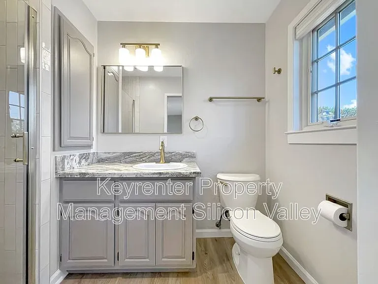 373 Redwood Ave — Photo 15