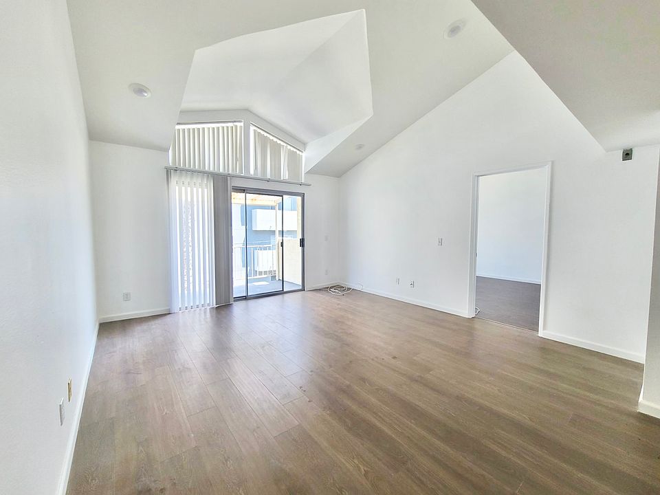 1st image of 744 S Harvard Blvd #308