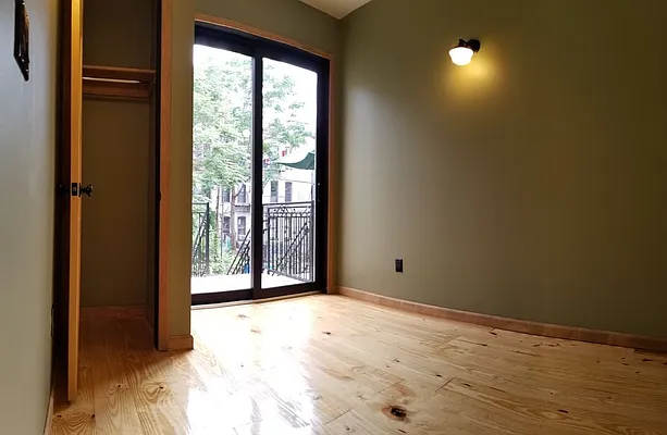 Rented by Zjama Realty Corp | media 60