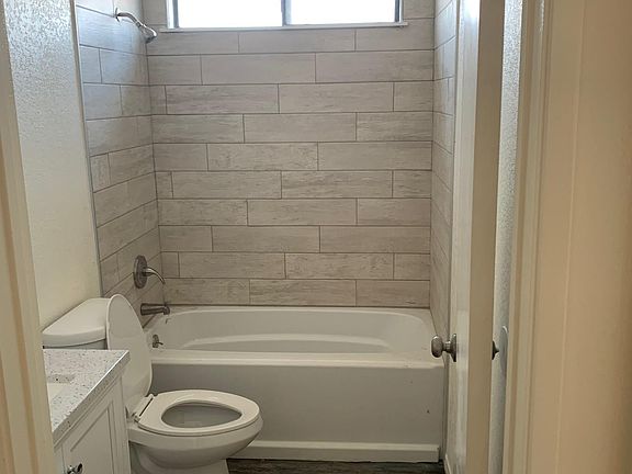 5th image of 1012 Atkins St APT B