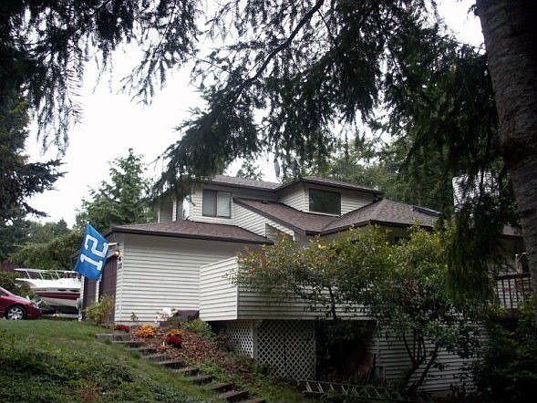 View of Front NW Corner