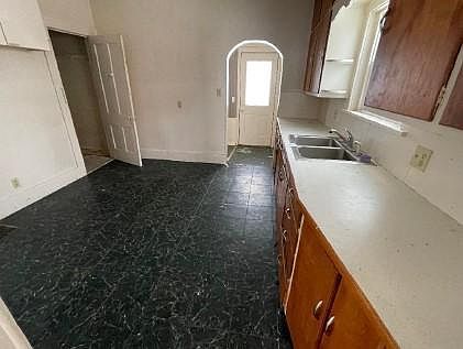 3rd image of 1211 Franklin Ave