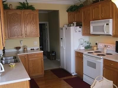 2nd image of 8812 Richmond Rd