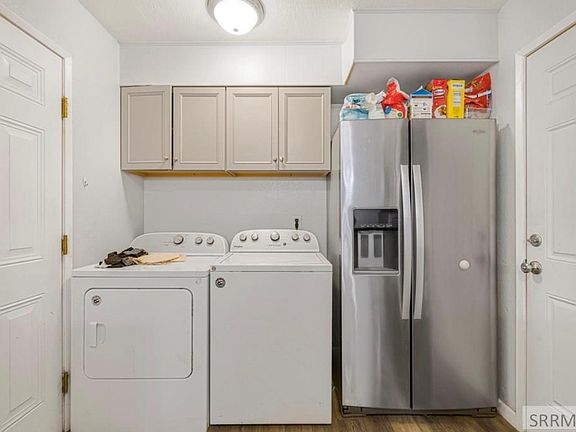 5th image of 924 Washburn Ave #934