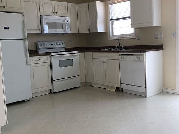 2nd image of 118 Pawlychenko Ln #41