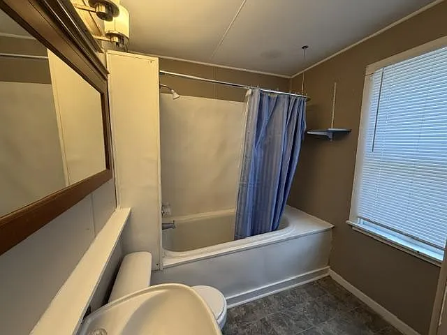 419 W Washington St — Photo 9