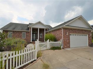 4 Rocky Top Ln, Eureka Springs, AR 72631