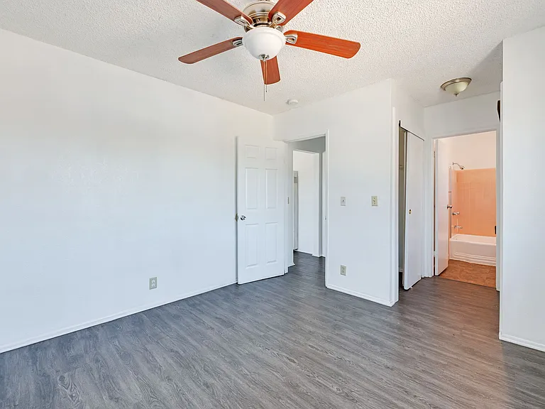 333 W 61st St #2 — Photo 21