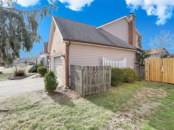 4th image of 1117 Dawn Dr
