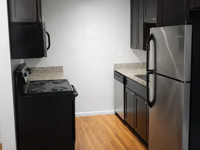 The Denn Apartments — Photo 20