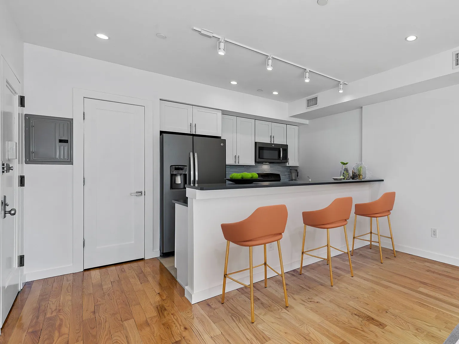 30-25 21st Street — Photo 2