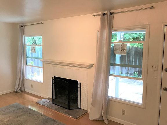 4th image of 444 Wilton Ave