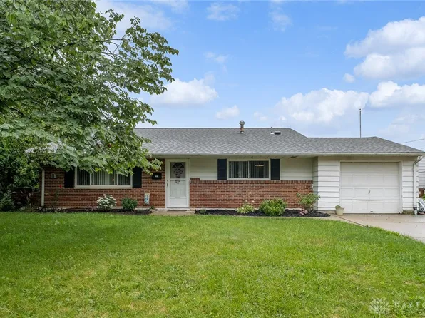 1861 Bordeaux Dr, Fairborn, OH 45324