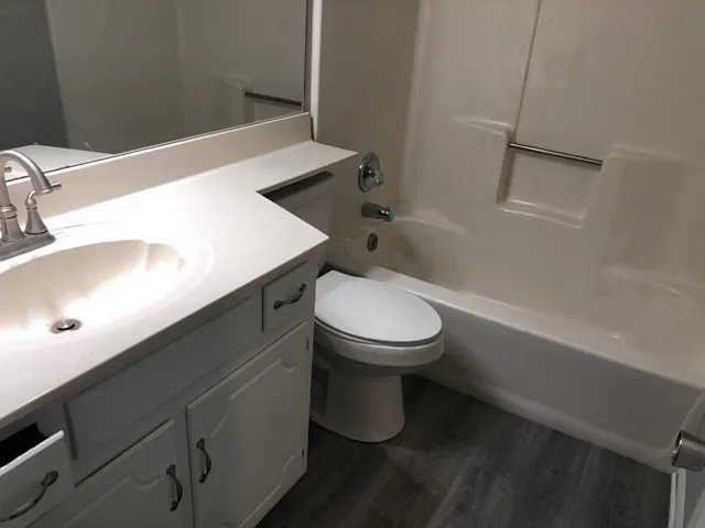 340 Yorkshire Cir — Photo 13
