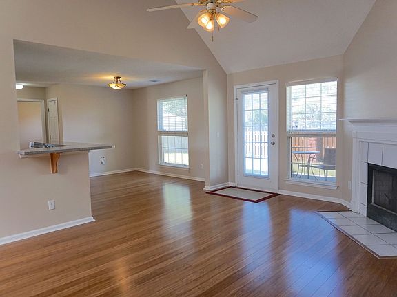 3rd image of 4 Deer Walk Rd