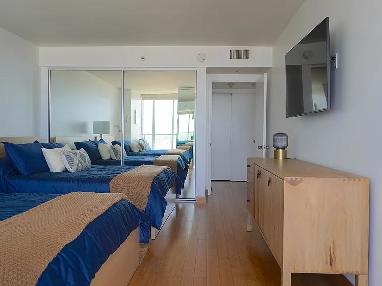 1820 Avenida Del Mundo #808 — Photo 17