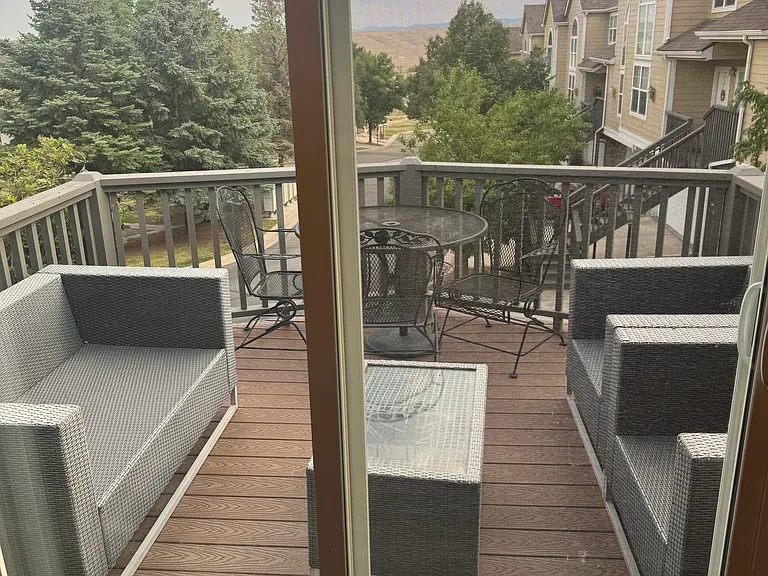 266 Rockview Dr — Photo 5