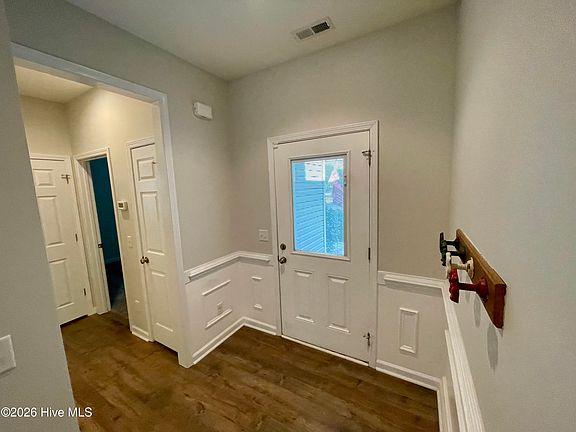 3rd image of 32 S High Point Road