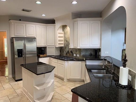 4th image of 9611 Ficus Ct