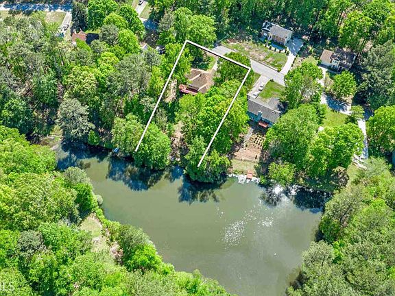 2nd image of 1112 Plantation Dr SE