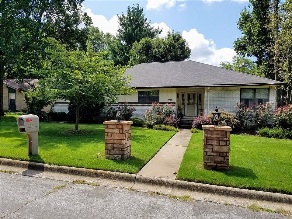 1st image of 2747 W White Oak Dr