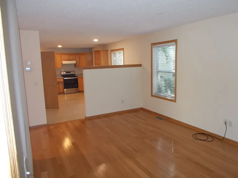 1020 Stinson St — Photo 3