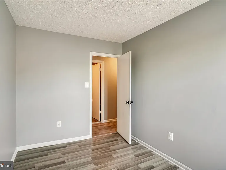 8603 Woodhue Ct — Photo 15