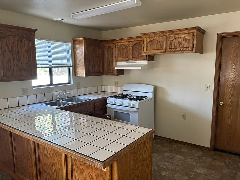 42762 Peregrine Ave — Photo 4