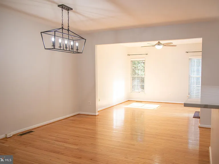3347 Wilton Crest Ct — Photo 7