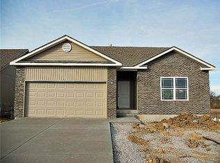 700 NW 109th Ter, Kansas City, MO 64155