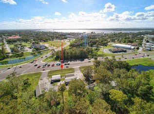 575 N Duncan Dr, Tavares, FL 32778