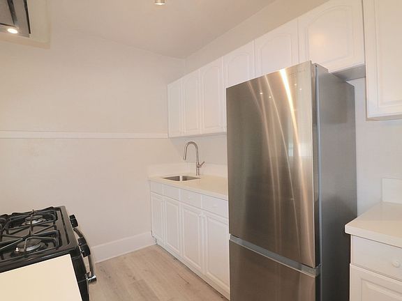 5th image of 2142 5th Ave APT 1