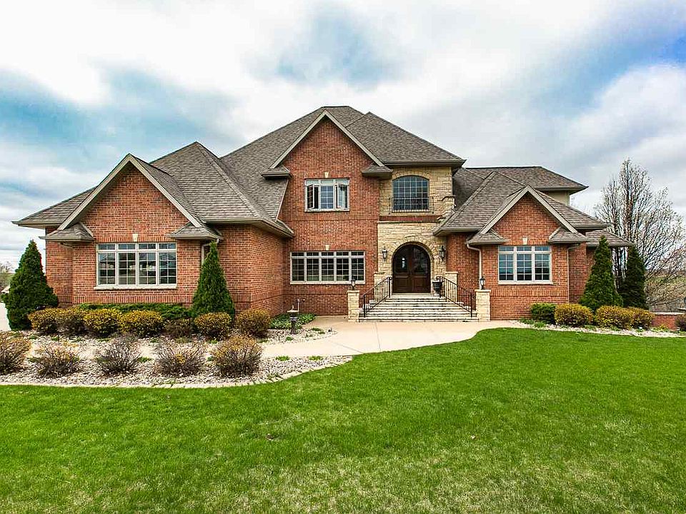 1st image of 20999 Country Squire Ln