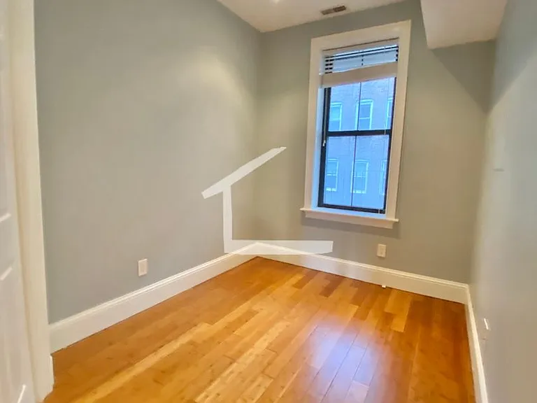 9 Cortes St #3 — Photo 31
