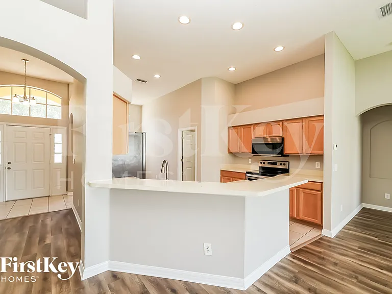 11703 Grove Arcade Dr — Photo 8