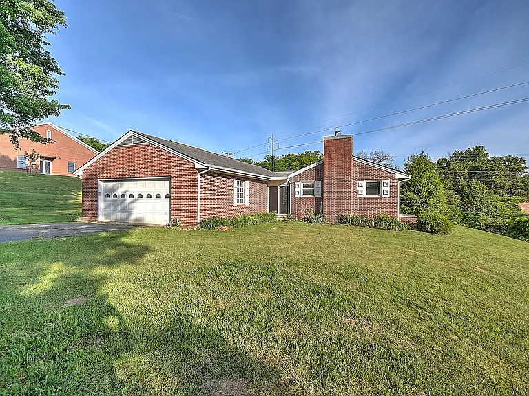 210 Mount Bethel Rd — Photo 3