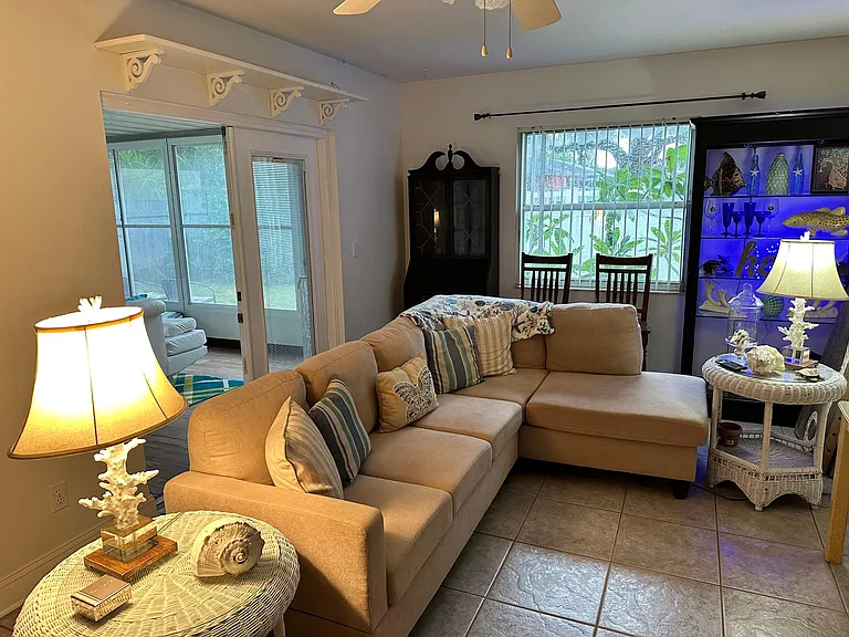 13741 Sussex Ave — Photo 42