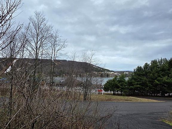 4th image of Timber Ridge Rd #10